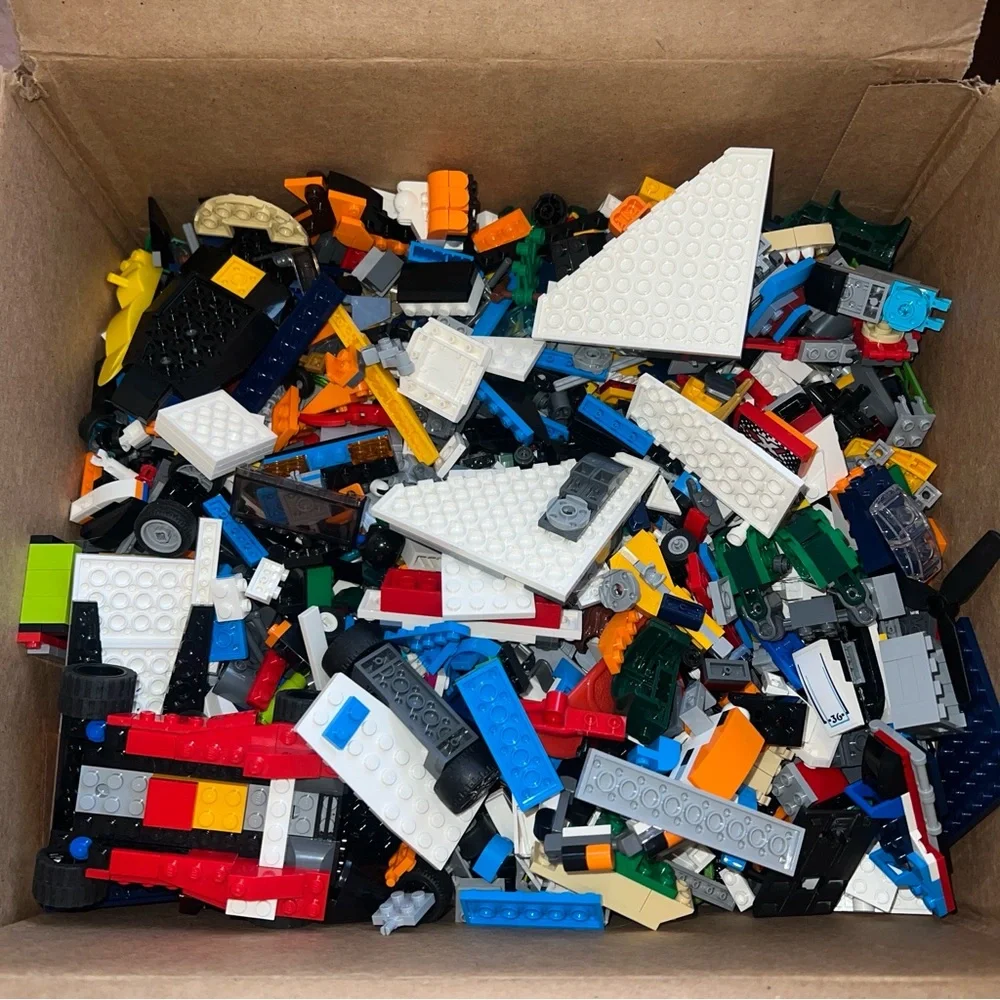 LEGO 5 LB Bulk Lot Mixed Themes Bricks Parts Pieces Assorted Lot
